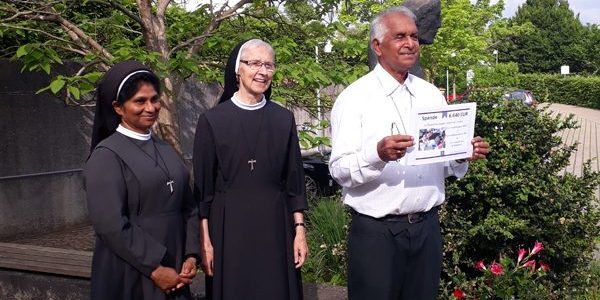 Bischof Maipan bei der Gemeinschaft der Franziskanerinnen der ewigen Anbetung in Schwäbisch Gmünd